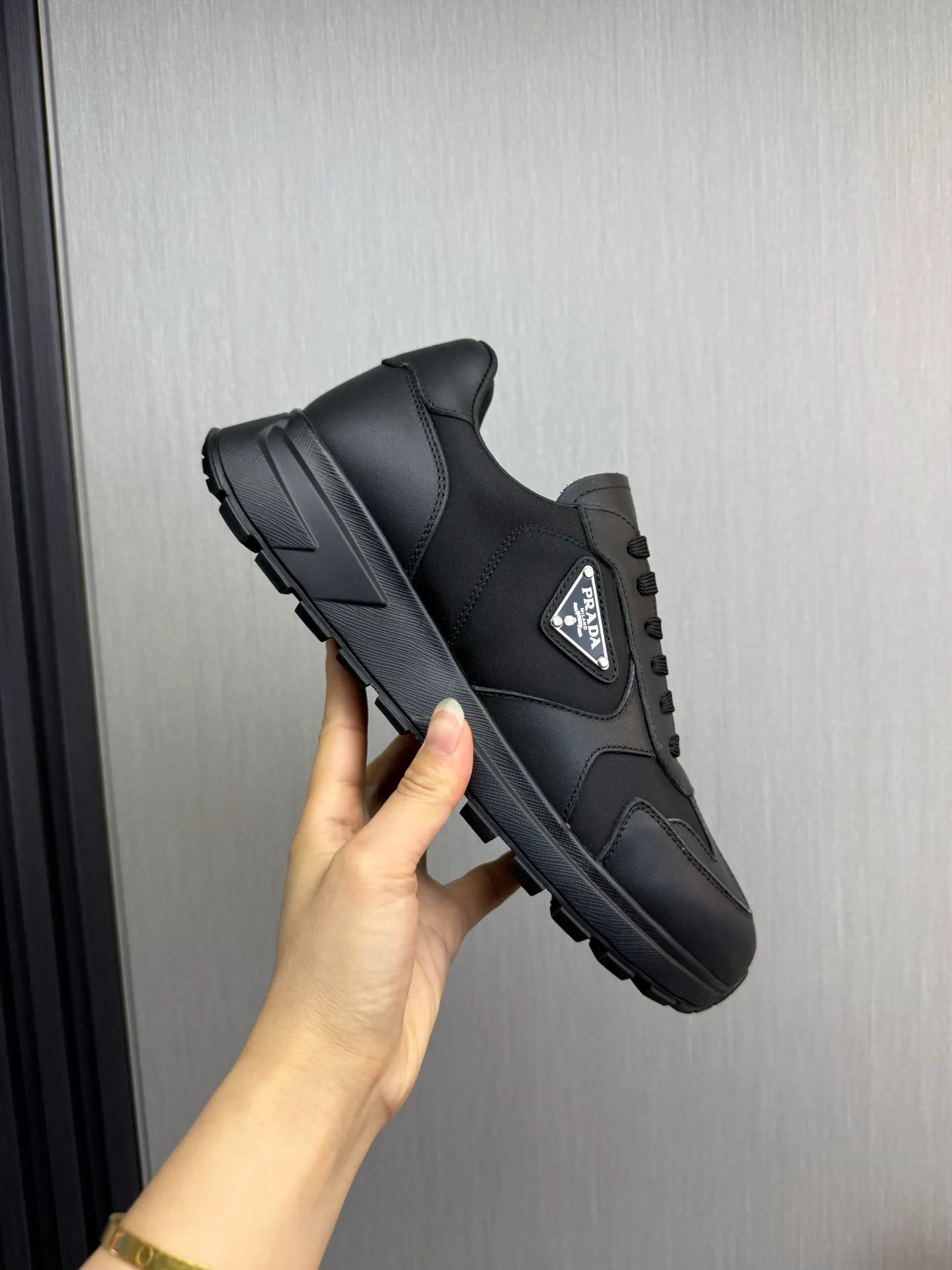 Factory price 580💰 [PRADA] Hot-selling men's shoes shipped 👏Official website synchronized ⬆️ Original cowhide fabric + cowhide lining, cowhide feet 🐮 1:1 shipment ✔️Original original bottom, 38-45 (45. Customized, non-refundable)